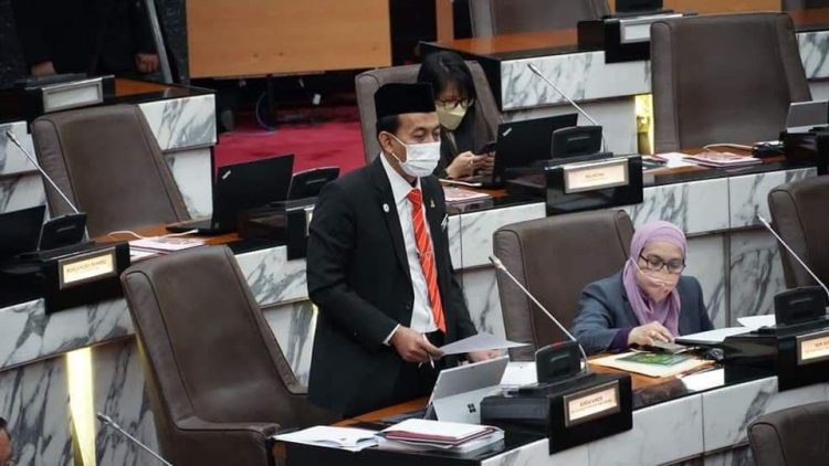ADUN N49 Sungai Kandis, Y.B. Tuan Mohd Zawawi Mughni ketika menjawab pertanyaan pada hari pertama persidangan Dewan Negeri Selangor