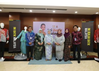 SEMARAKKAN KEMPEN ‘INI BATIK MALAYSIA’ DI PARLIMEN