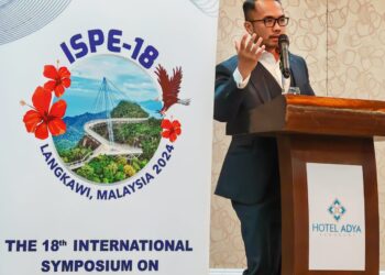 En Mohd Azad Bin Jasmi. Ketua Pegawai Eksekutif Permodalan Kedah Berhad melancarkan ISPE-18 peringkat lokasi Langkawi