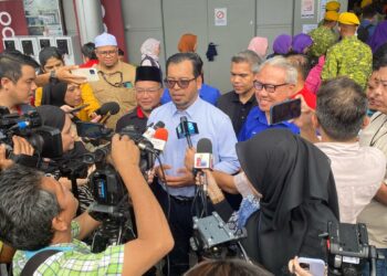 YB TMA lawat mangsa di PPS Dewan Masjid Putra Heights