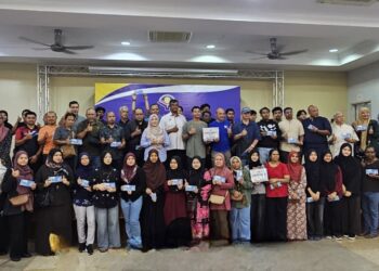 MAJLIS PENYAMPAIAN CEK SKIM BANTUAN AWAL IPTA & IPTS DAN SKIM KHAIRAT KEMATIAN YWP 2025